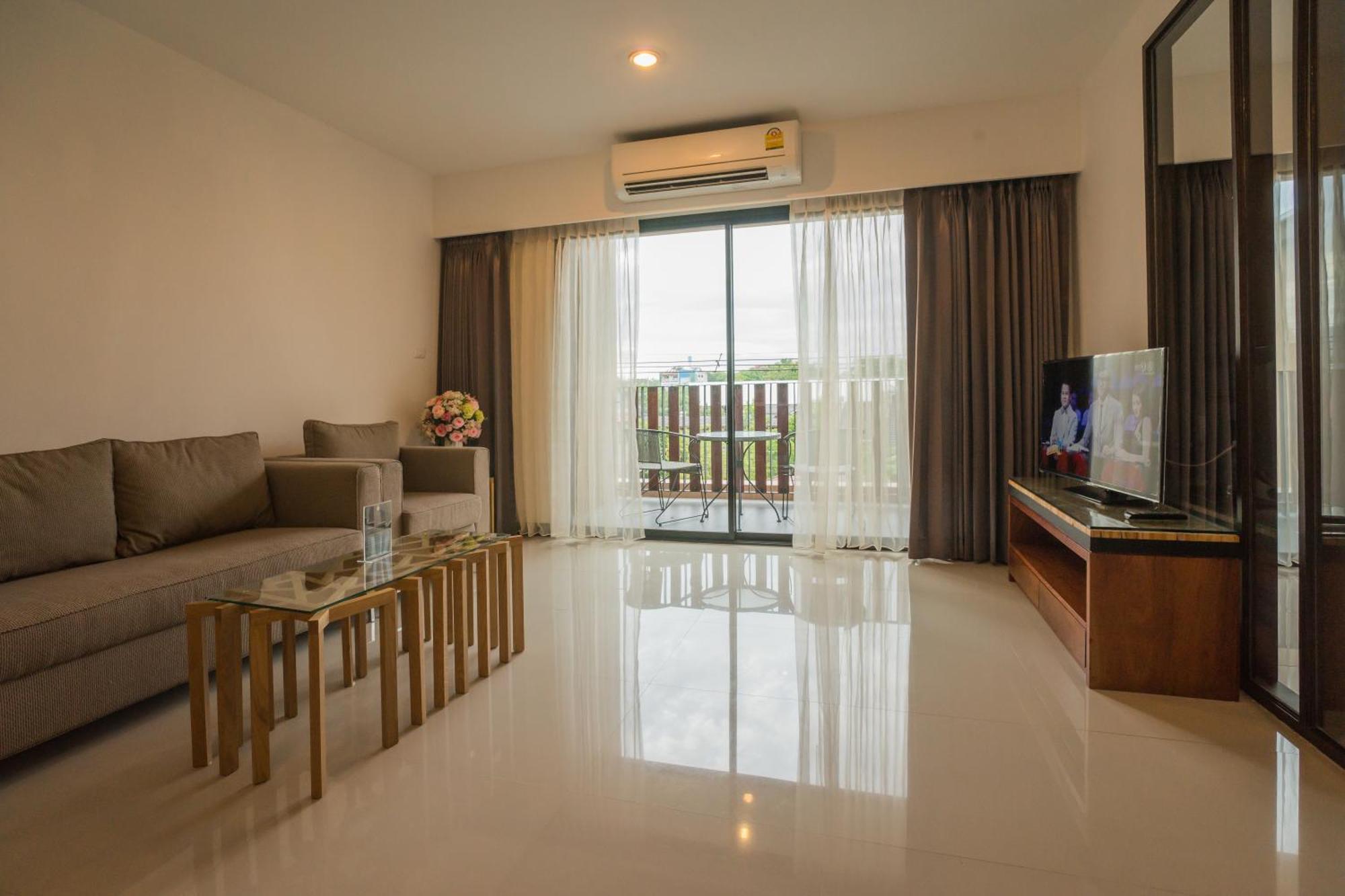 Lani Chiang Mai Hotel Room photo